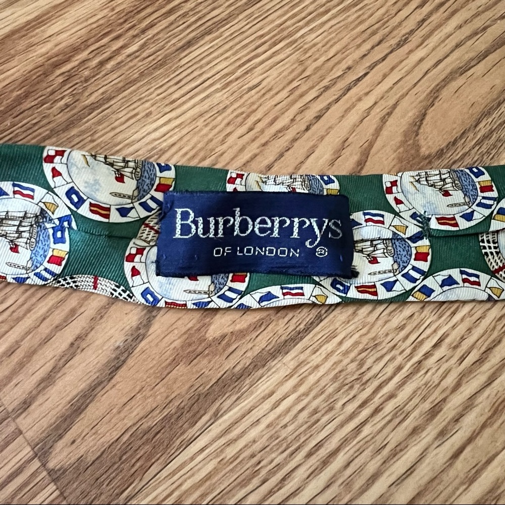 Vintage Burberrys green 100% silk Necktie with Sailing Ships - Picture 3 of 7